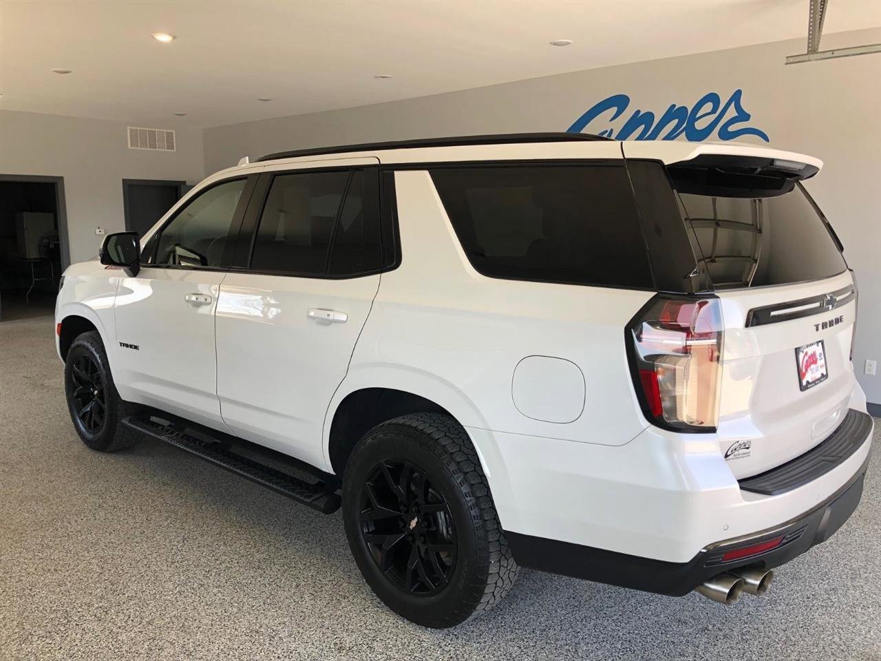 Used 2022 Chevrolet Tahoe Z71 w/ Z71 Off-Road Package image 2