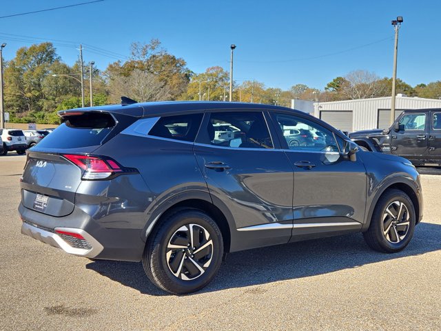 Used 2023 Kia Sportage LX image 6