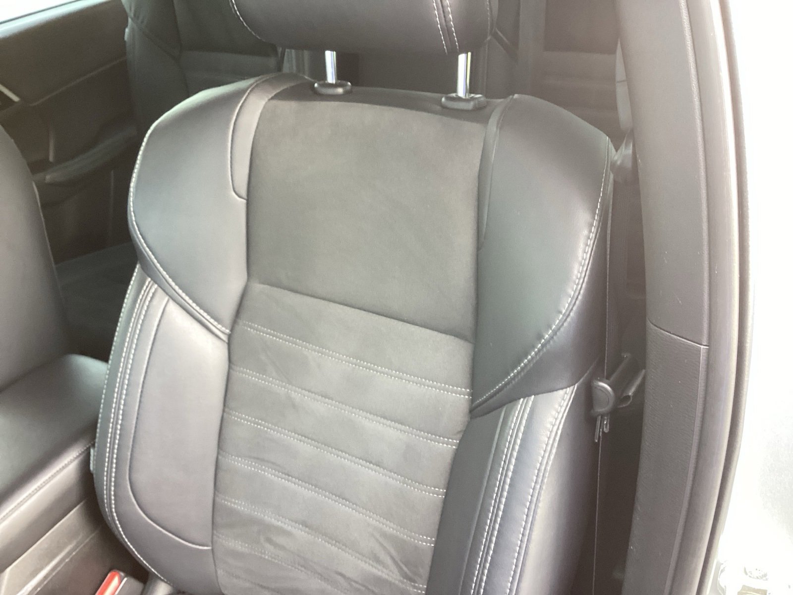 Used 2023 Mitsubishi Outlander SE image 11