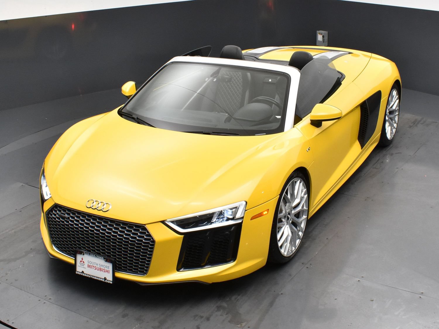 Used 2017 Audi R8 V10 w/ Carbon Exterior Package AWD/4WD image 20