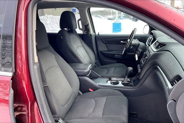 Used 2017 Chevrolet Traverse LT w/ Style and Technology Package image 7
