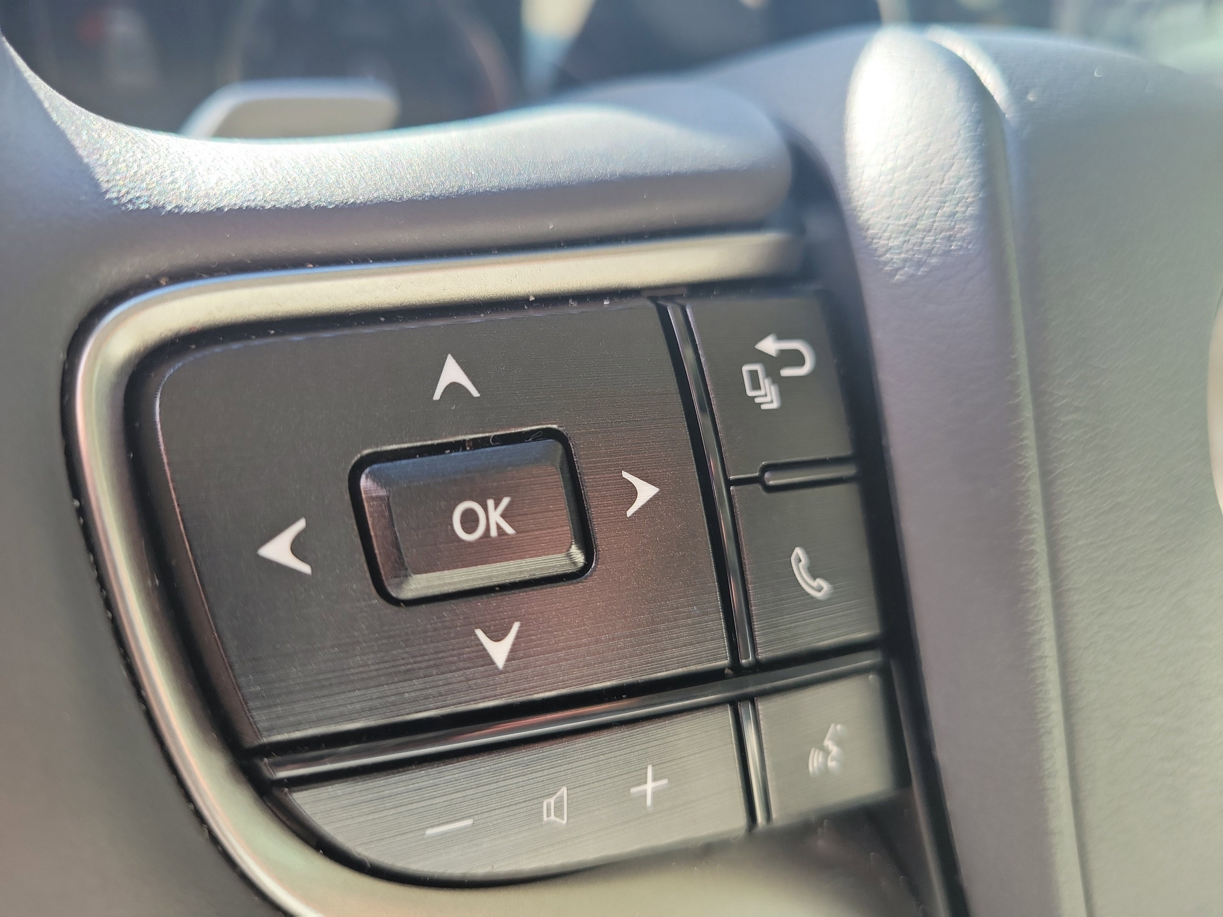 Used 2024 Lexus ES 250 w/ Premium Package image 25