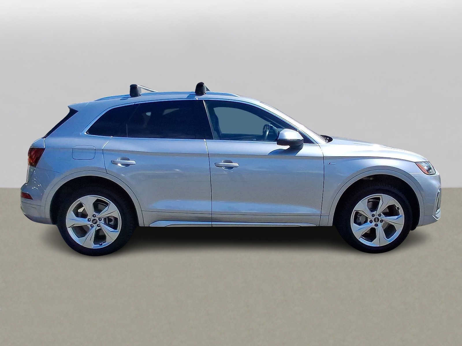 Used 2022 Audi Q5 2.0T Premium Plus w/ Premium Plus Package AWD/4WD image 32