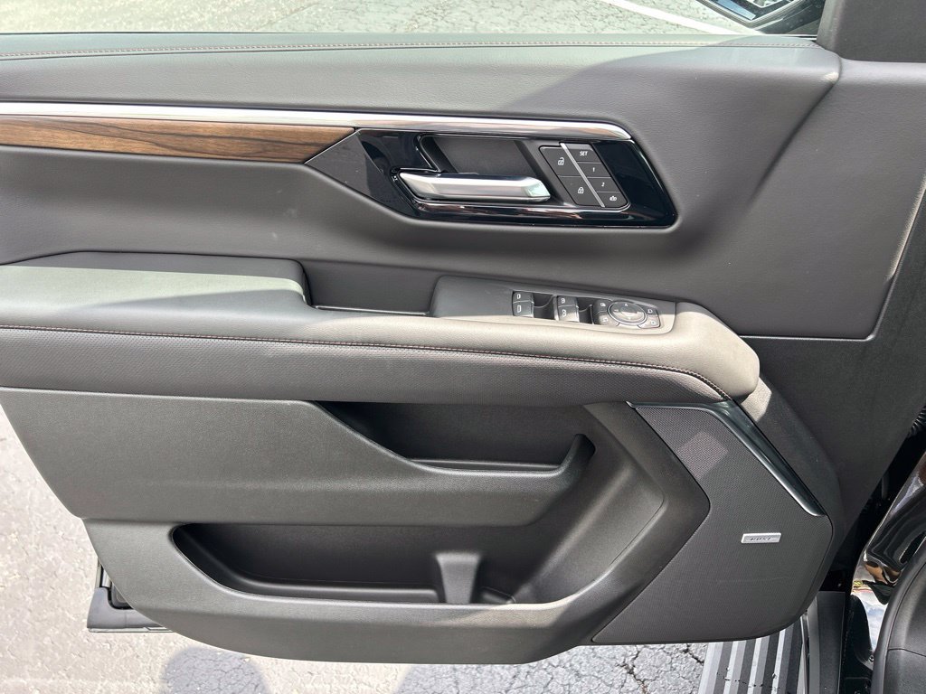 New 2026 Chevrolet Tahoe High Country AWD/4WD image 16