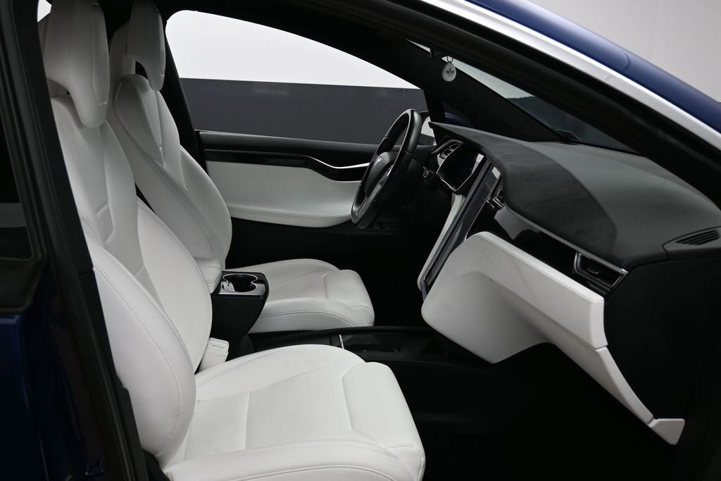 Used 2017 Tesla Model X 90D image 45