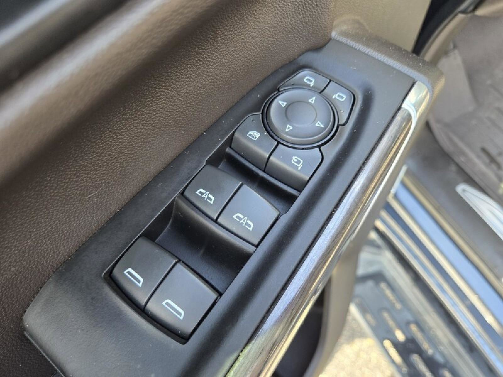 Used 2022 Chevrolet Silverado 1500 LTZ w/ Technology Package AWD/4WD image 22