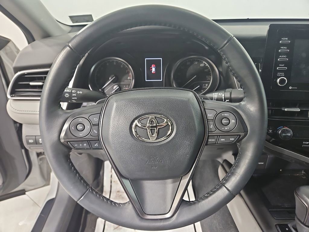 Used 2023 Toyota Camry SE w/ Cold Weather Package image 15