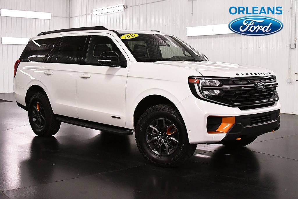 Used 2025 Ford Expedition Tremor AWD/4WD image 1