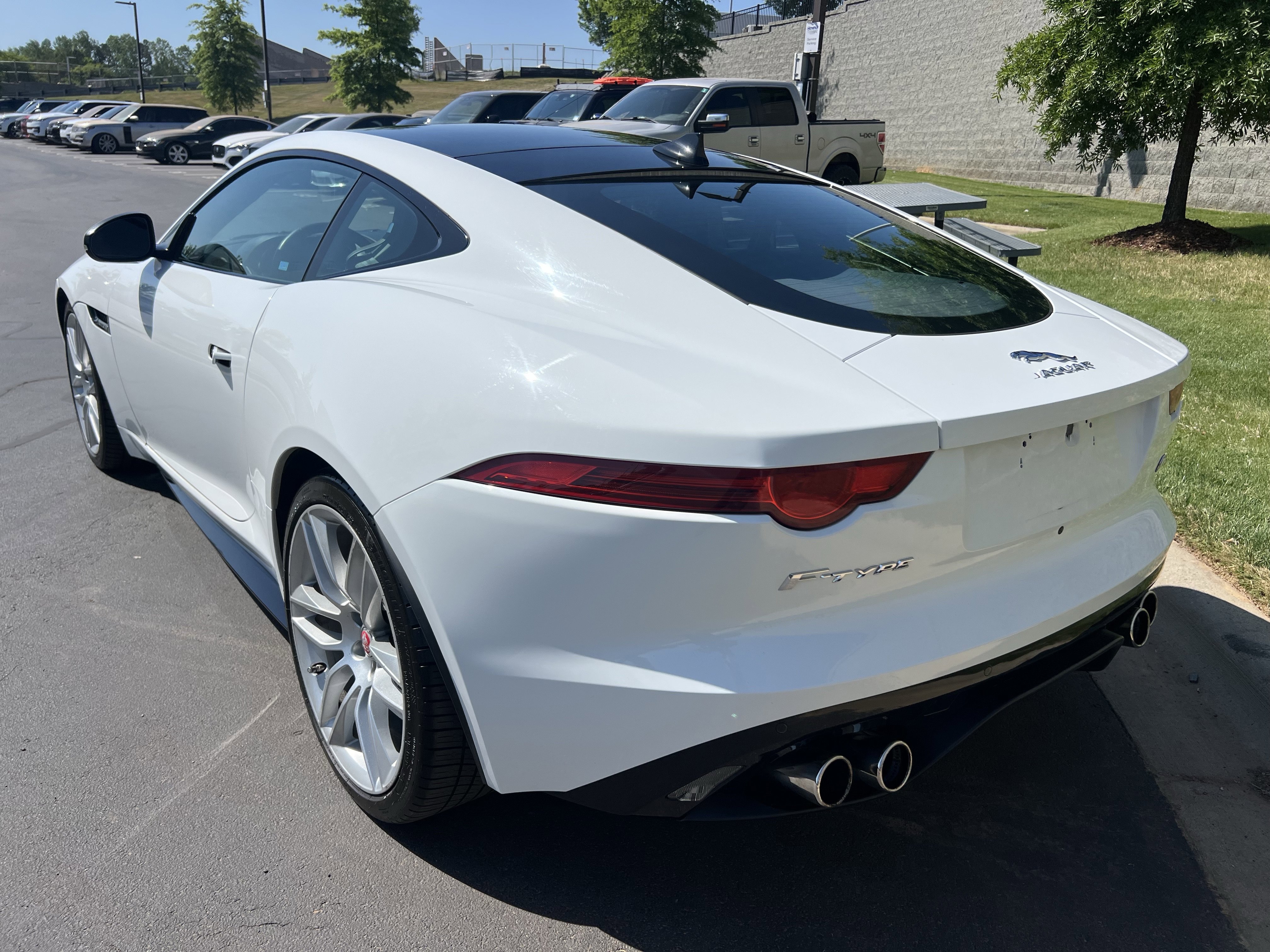Used 2015 Jaguar F-TYPE R image 5
