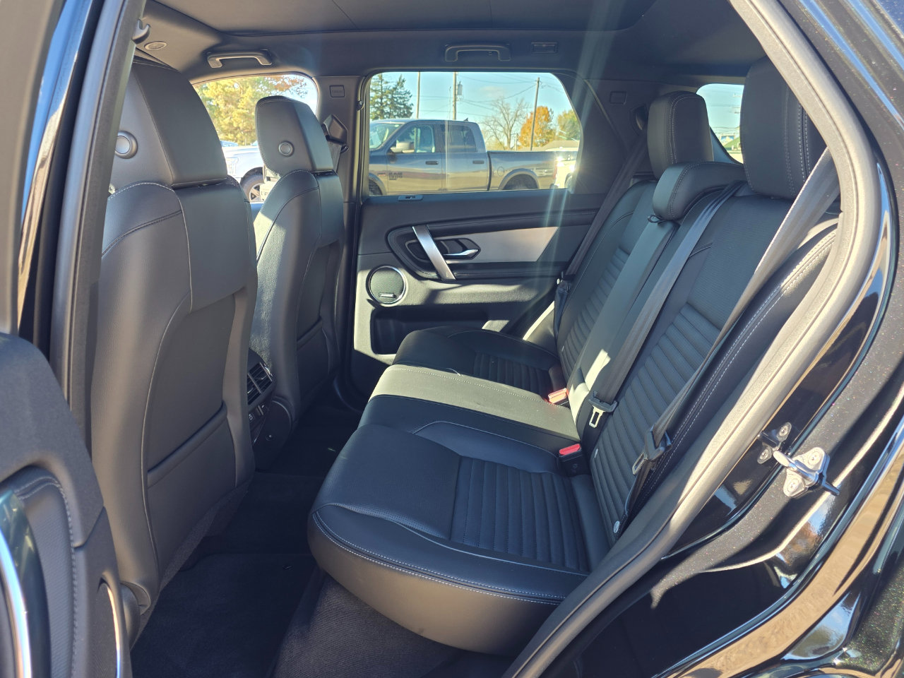 Used 2024 Land Rover Discovery Sport Dynamic SE image 14