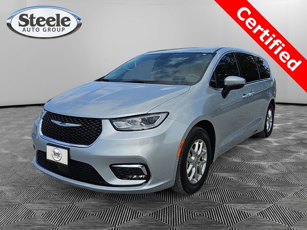 Used 2023 Chrysler Pacifica Touring-L