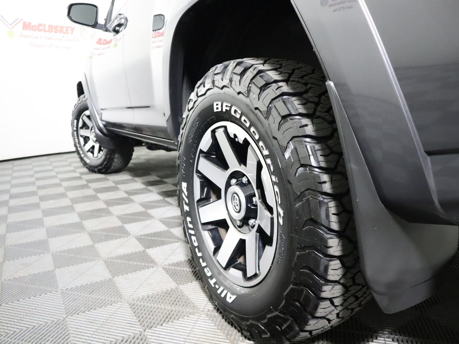 Used 2017 Toyota 4Runner TRD Off-Road w/ Convenience Package image 10