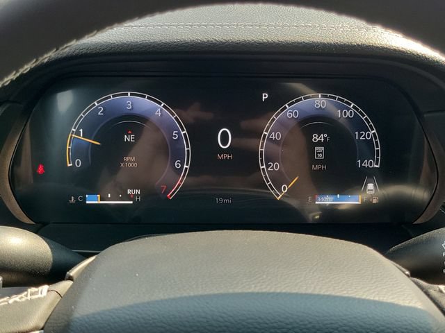 New 2026 Jeep Grand Cherokee L Limited w/ Luxury Tech Group II AWD/4WD image 23