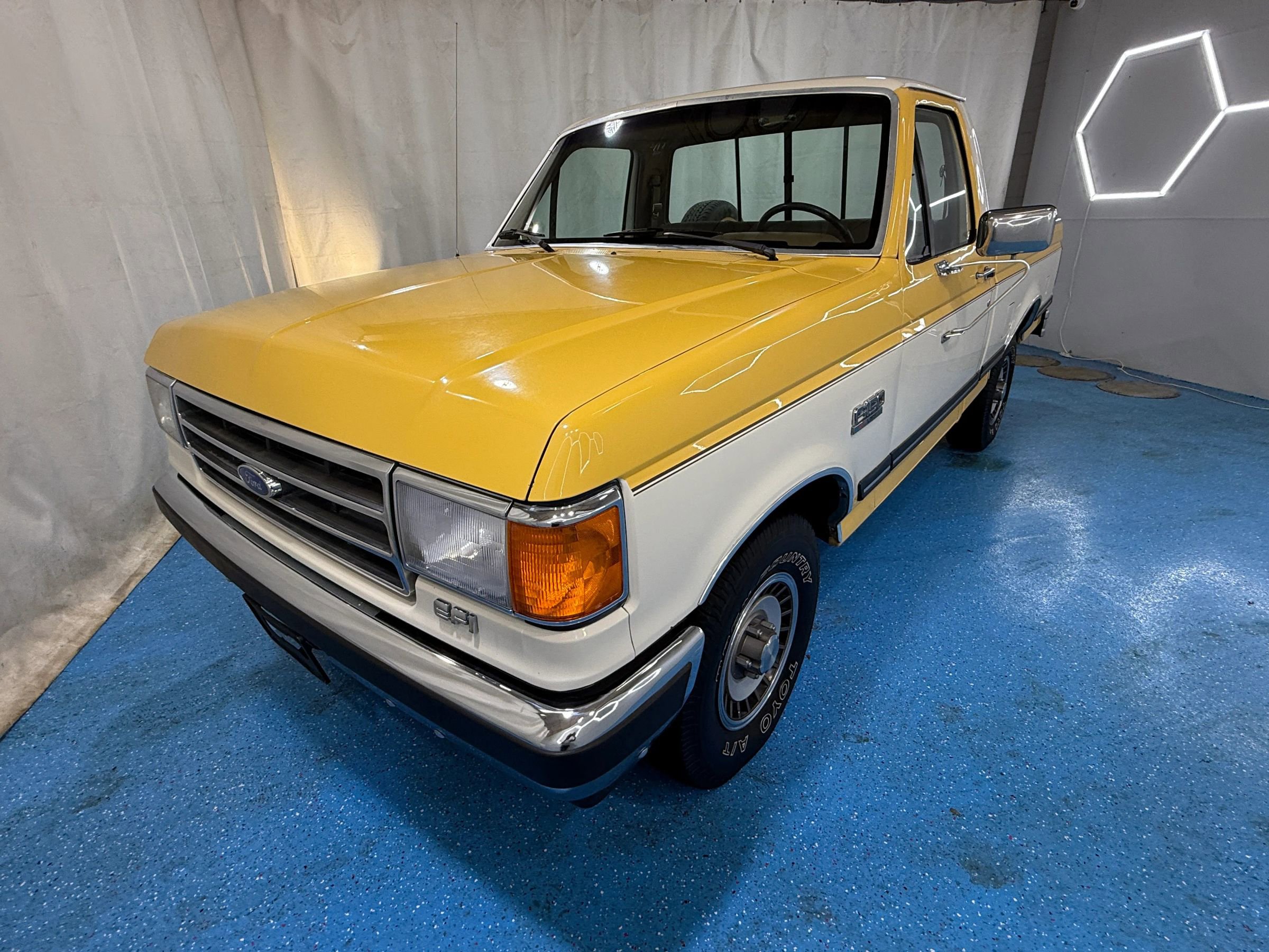 Used 1989 Ford F150 2WD Regular Cab image 3