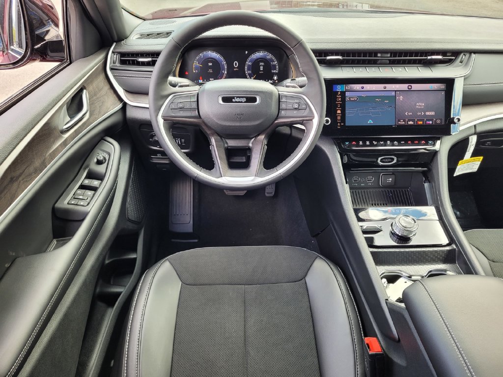 New 2026 Jeep Grand Cherokee Altitude AWD/4WD image 6