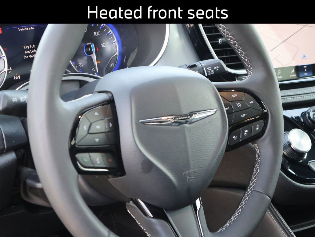 Used 2025 Chrysler Pacifica Limited image 22
