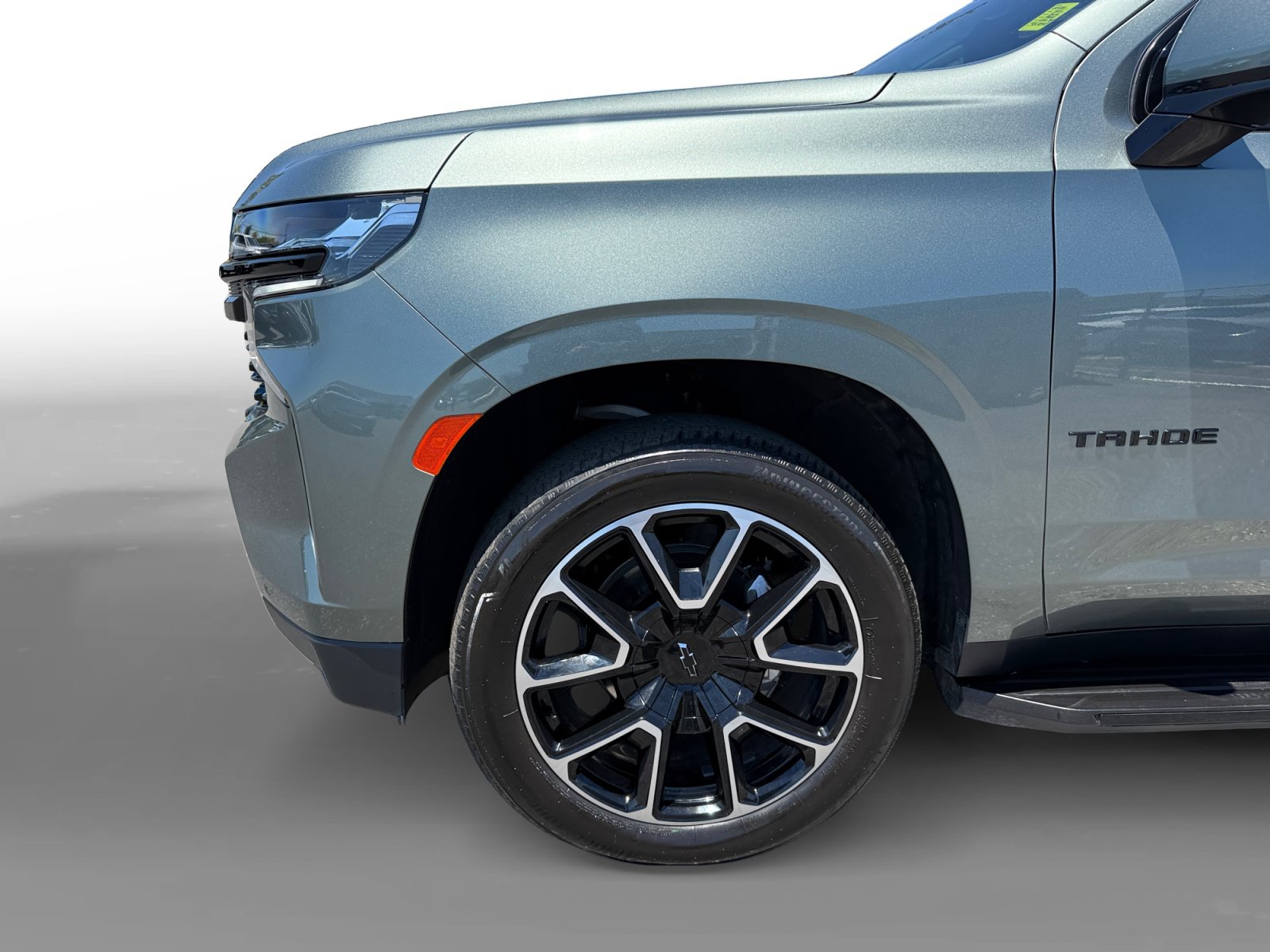 Used 2024 Chevrolet Tahoe RST w/ Luxury Package AWD/4WD image 9