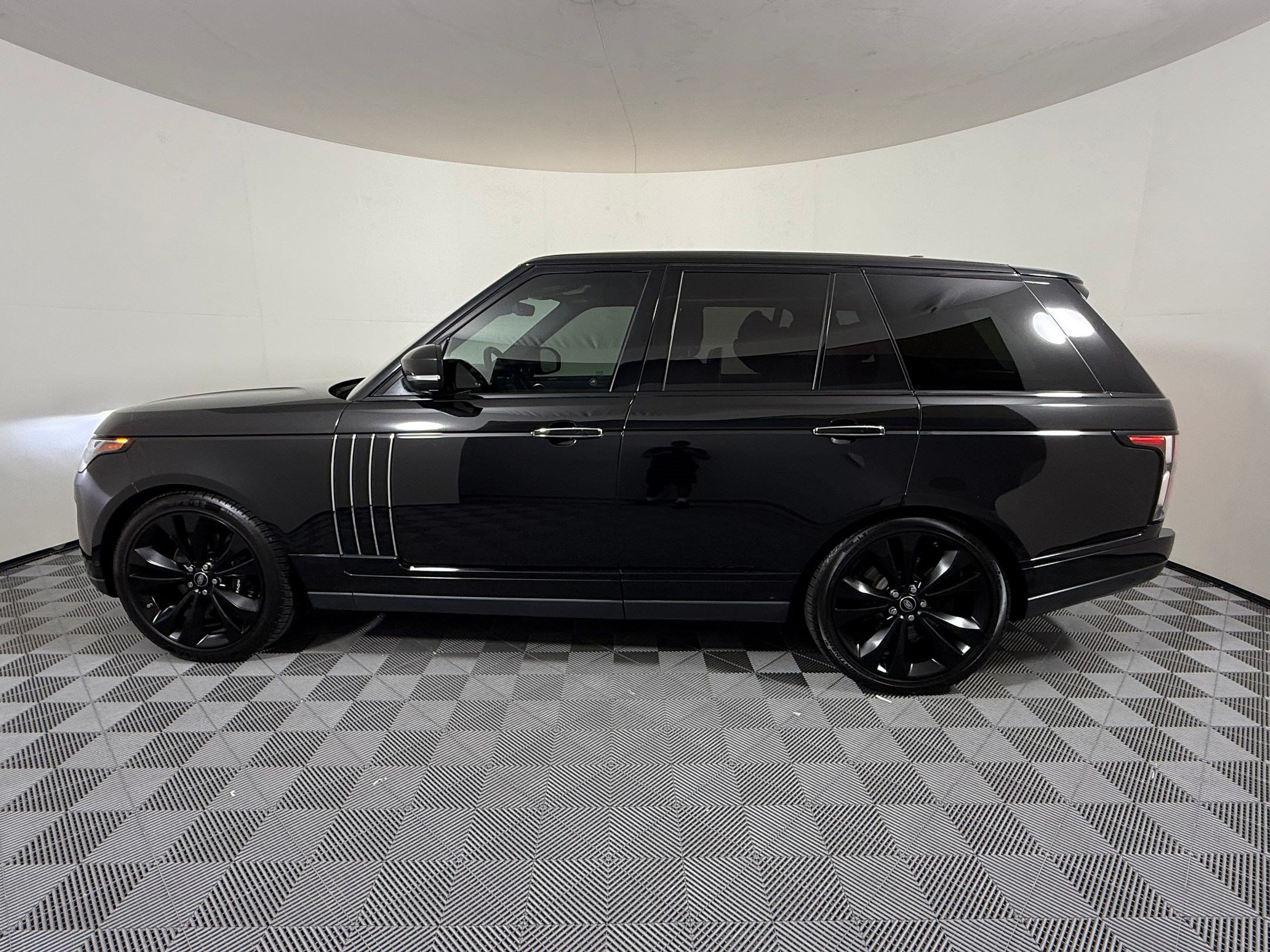 Used 2021 Land Rover Range Rover SV Autobiography Dynamic AWD/4WD image 2