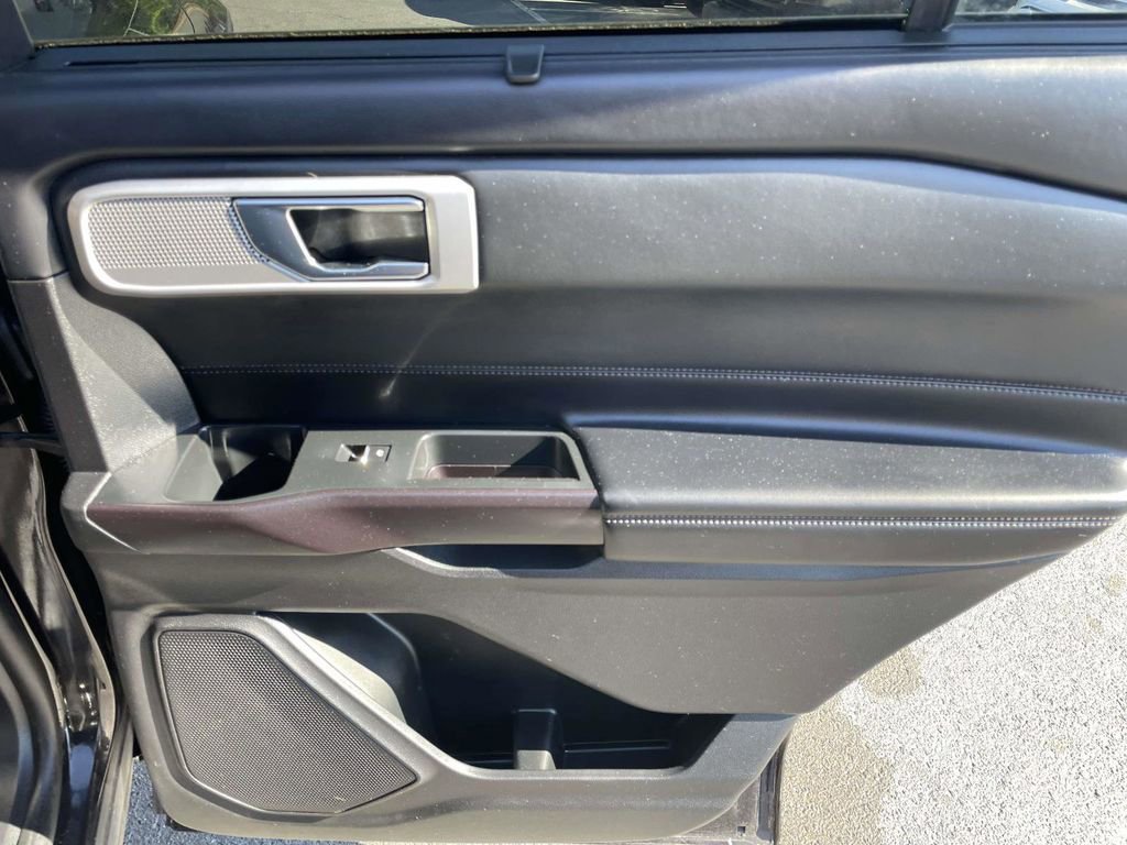 Used 2020 Ford Explorer Platinum AWD/4WD image 44