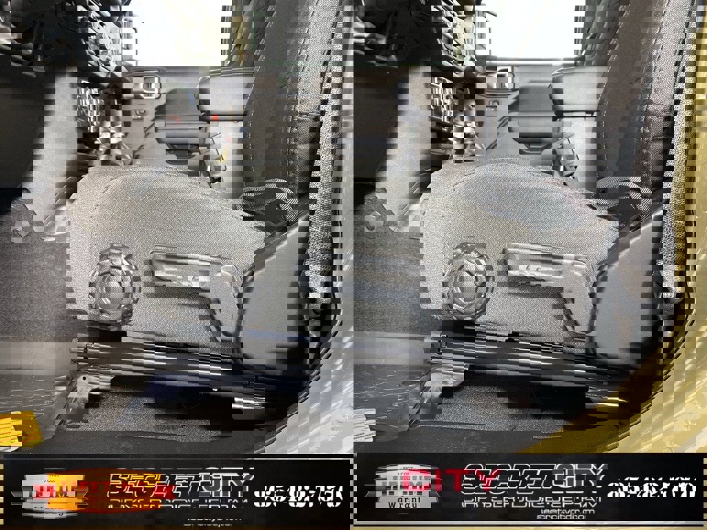 New 2025 Jeep Gladiator Sport image 13