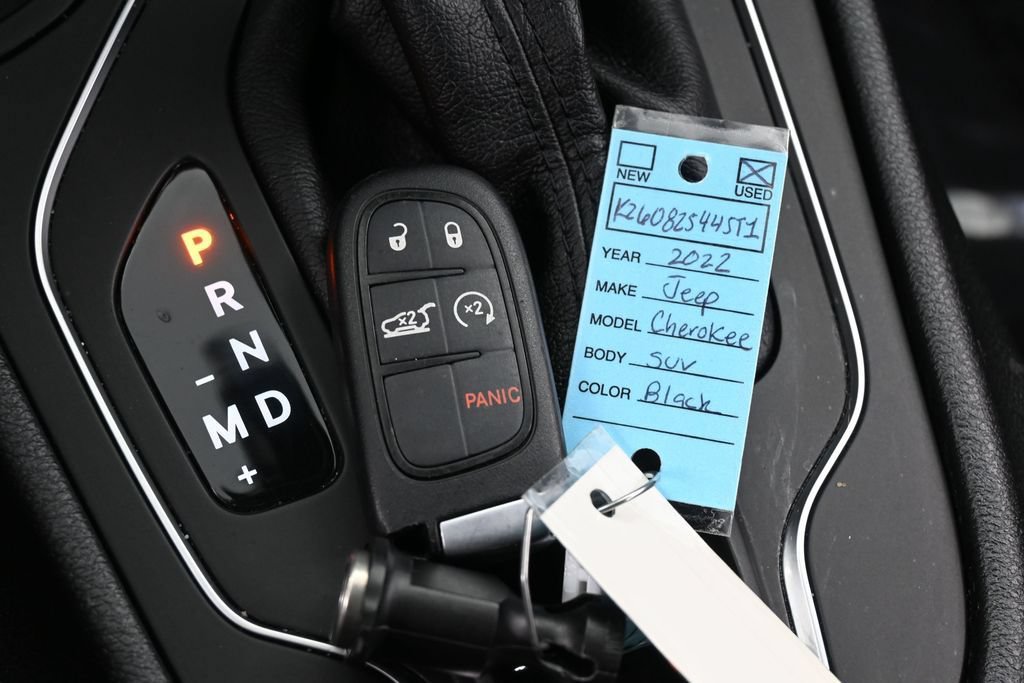 Used 2022 Jeep Cherokee Latitude Lux FWD image 27