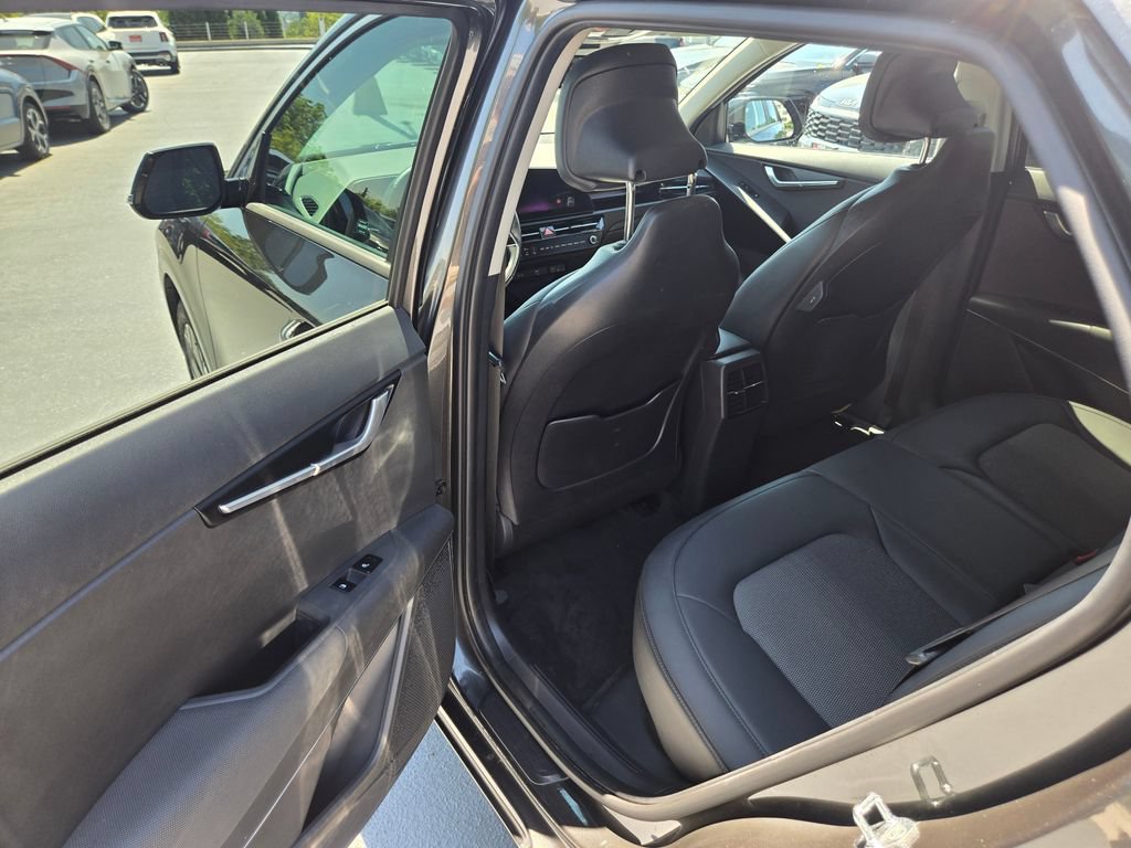 Used 2024 Kia Niro Wind w/ Wind Preserve Package FWD image 16