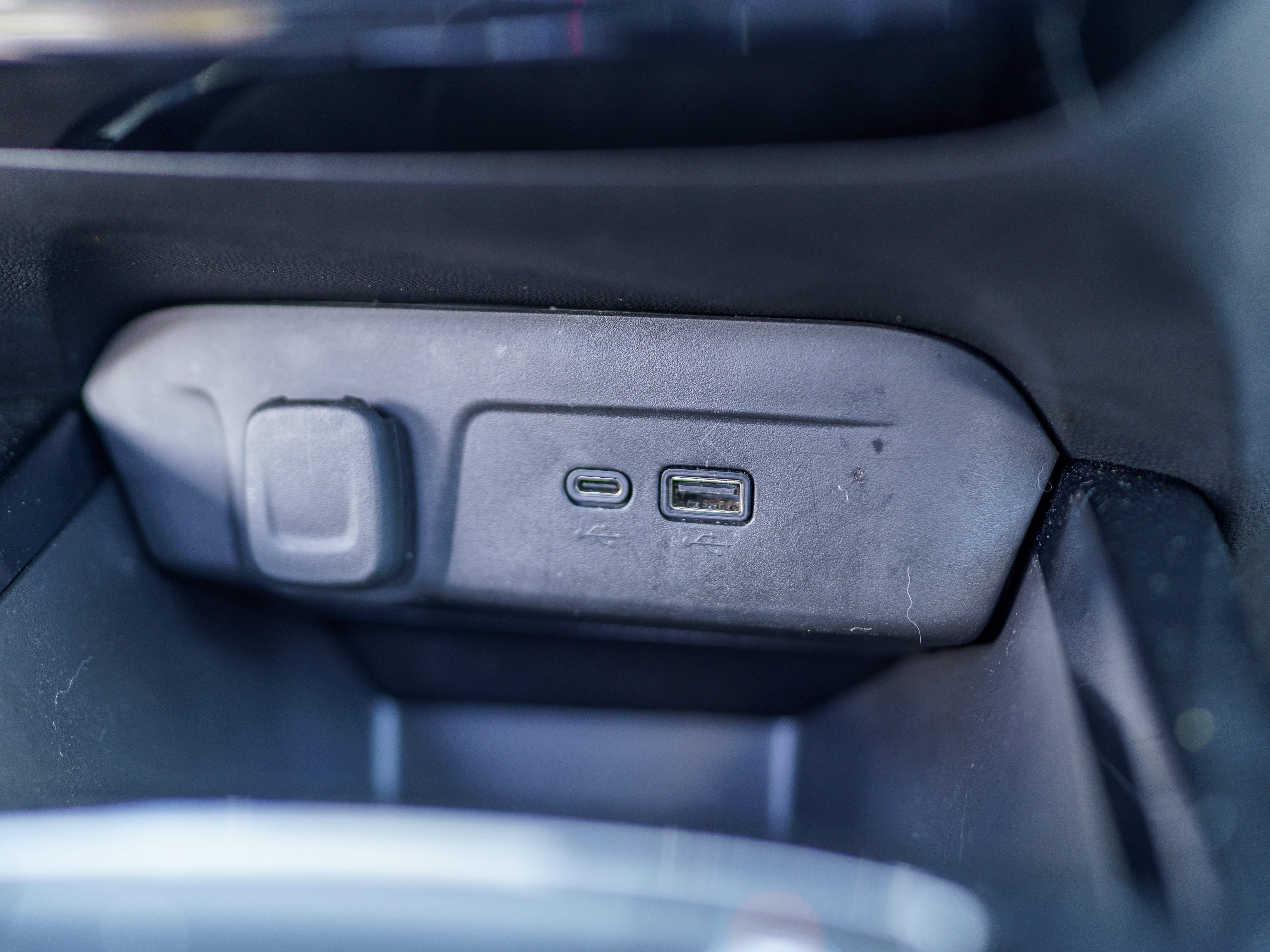 Used 2025 Chevrolet Trax LT FWD image 29