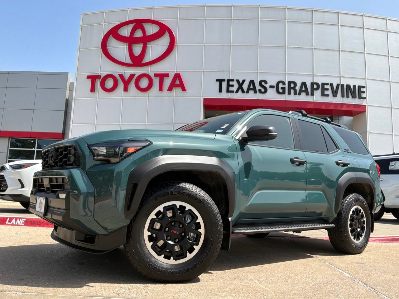 Used 2025 Toyota 4Runner TRD Off-Road Premium w/ Tow Technology Package AWD/4WD image 2