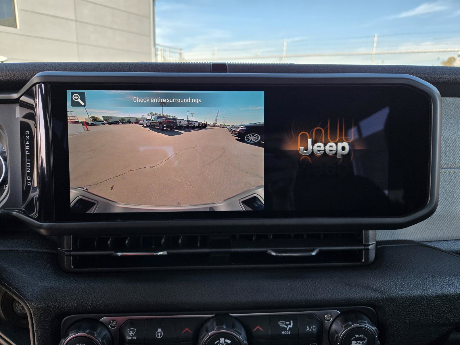New 2026 Jeep Gladiator Sport AWD/4WD image 8