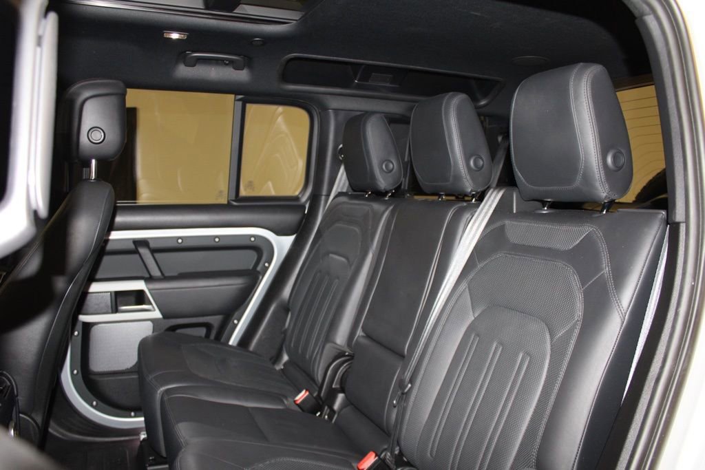 Used 2022 Land Rover Defender 110 XS Edition AWD/4WD image 43