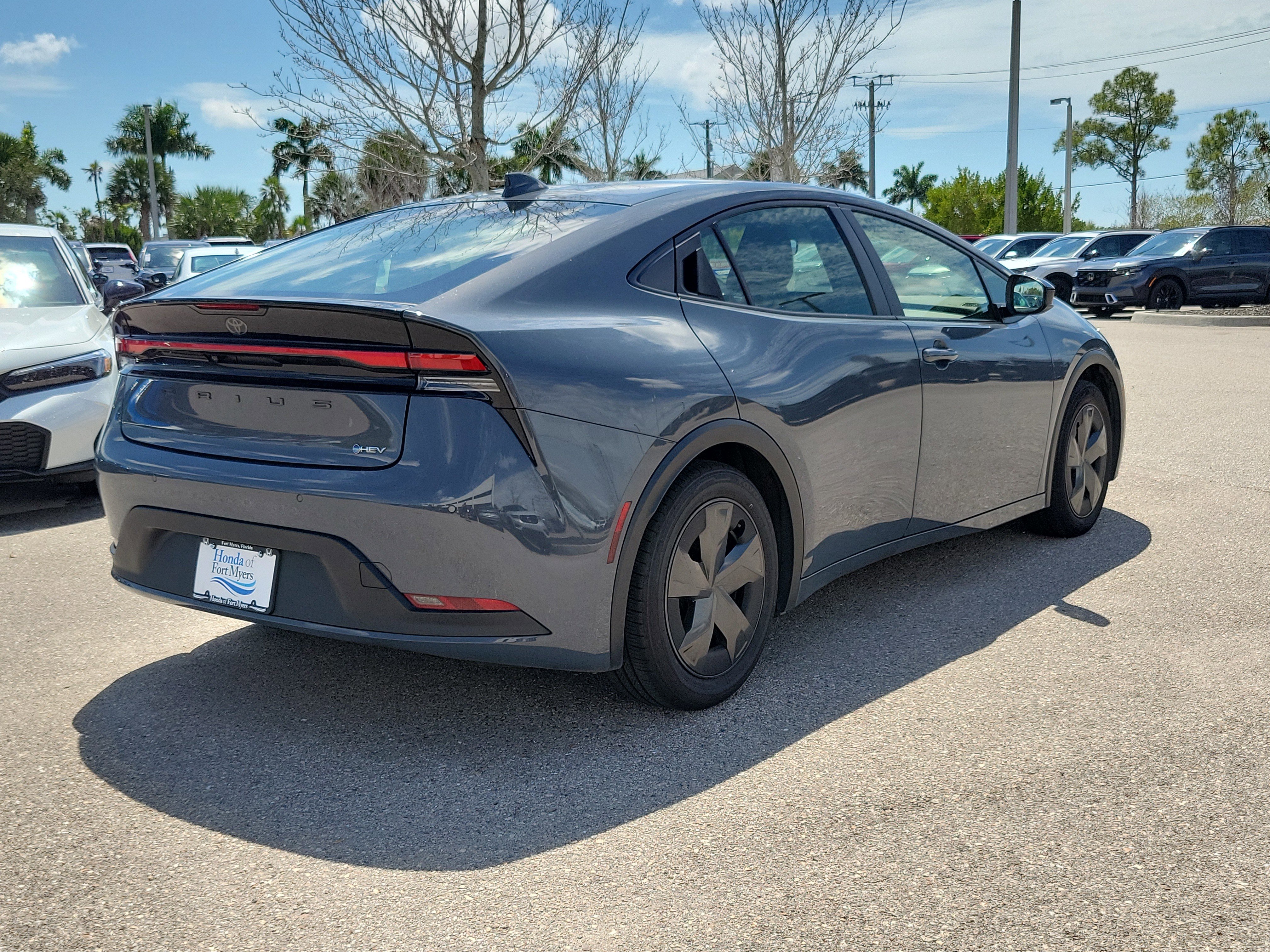 Used 2024 Toyota Prius LE FWD image 6