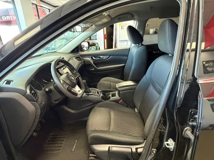 Used 2018 Nissan Rogue S image 18