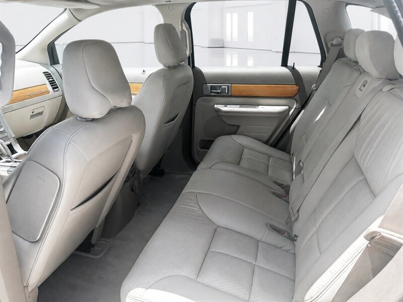 Used 2007 Lincoln MKX AWD image 11