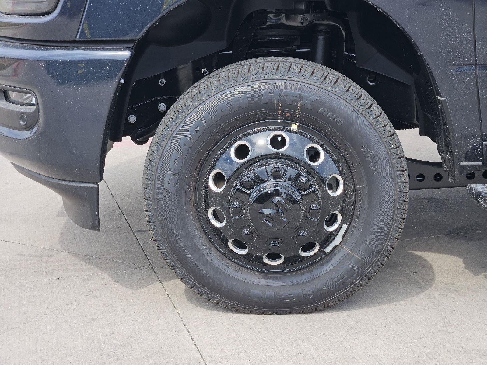 New 2027 RAM 3500 Laramie AWD/4WD image 8