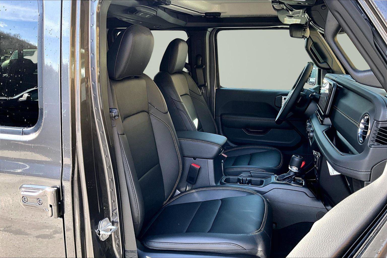 New 2026 Jeep Gladiator Sport image 9