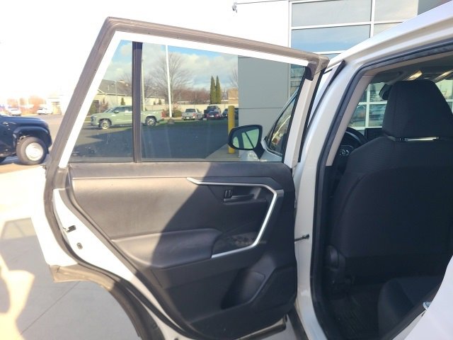 Used 2022 Toyota RAV4 LE image 14