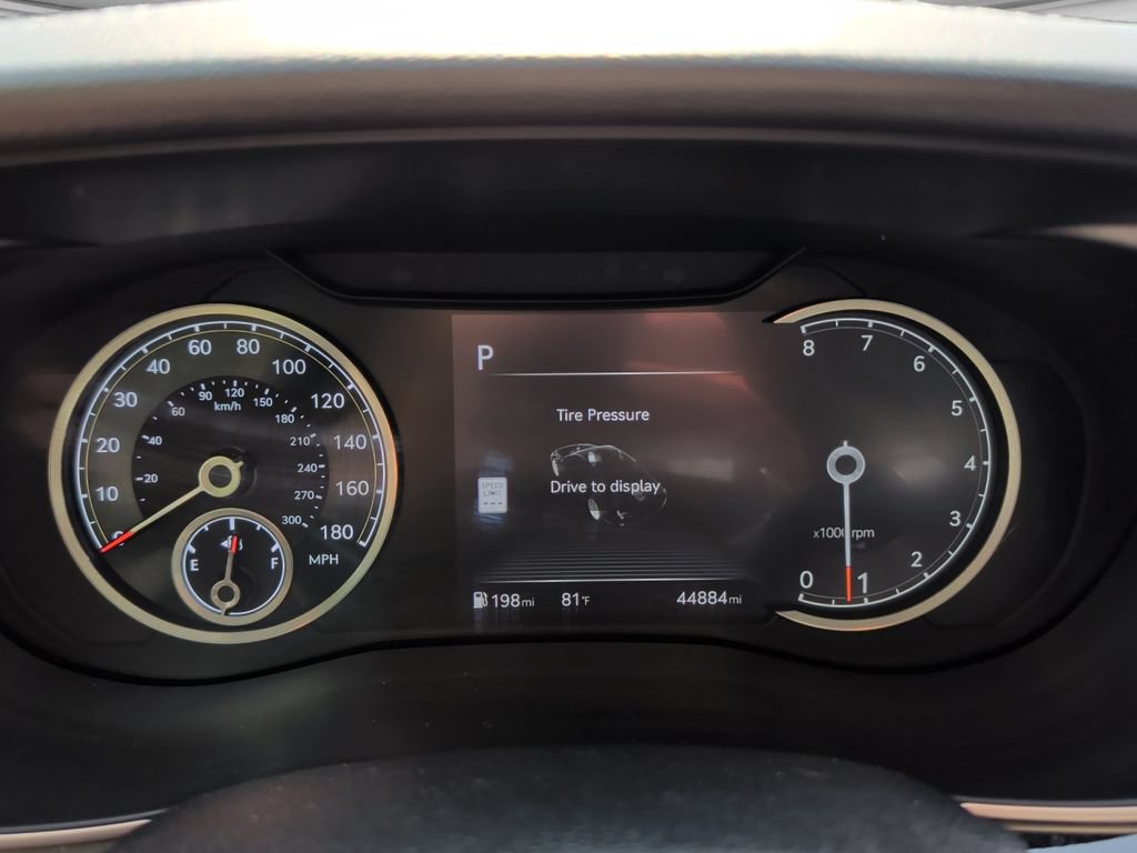 Used 2025 Genesis G70 2.5T AWD/4WD image 10