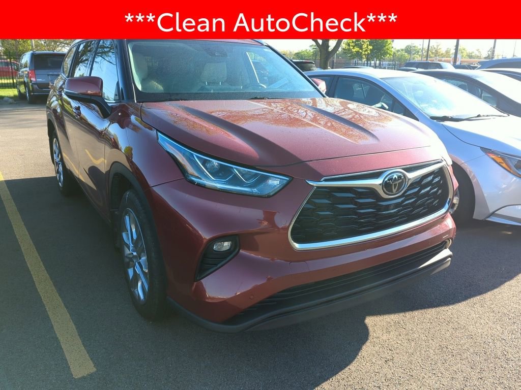 Used 2021 Toyota Highlander Limited image 3