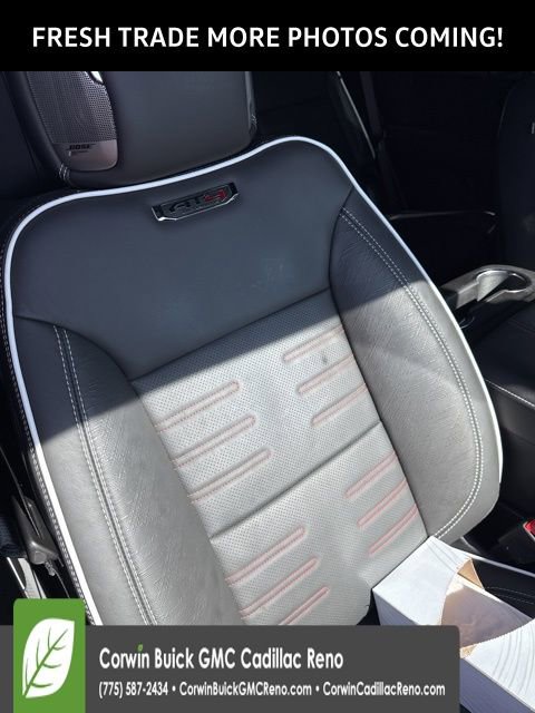 Used 2025 GMC Yukon AT4 Ultimate image 5