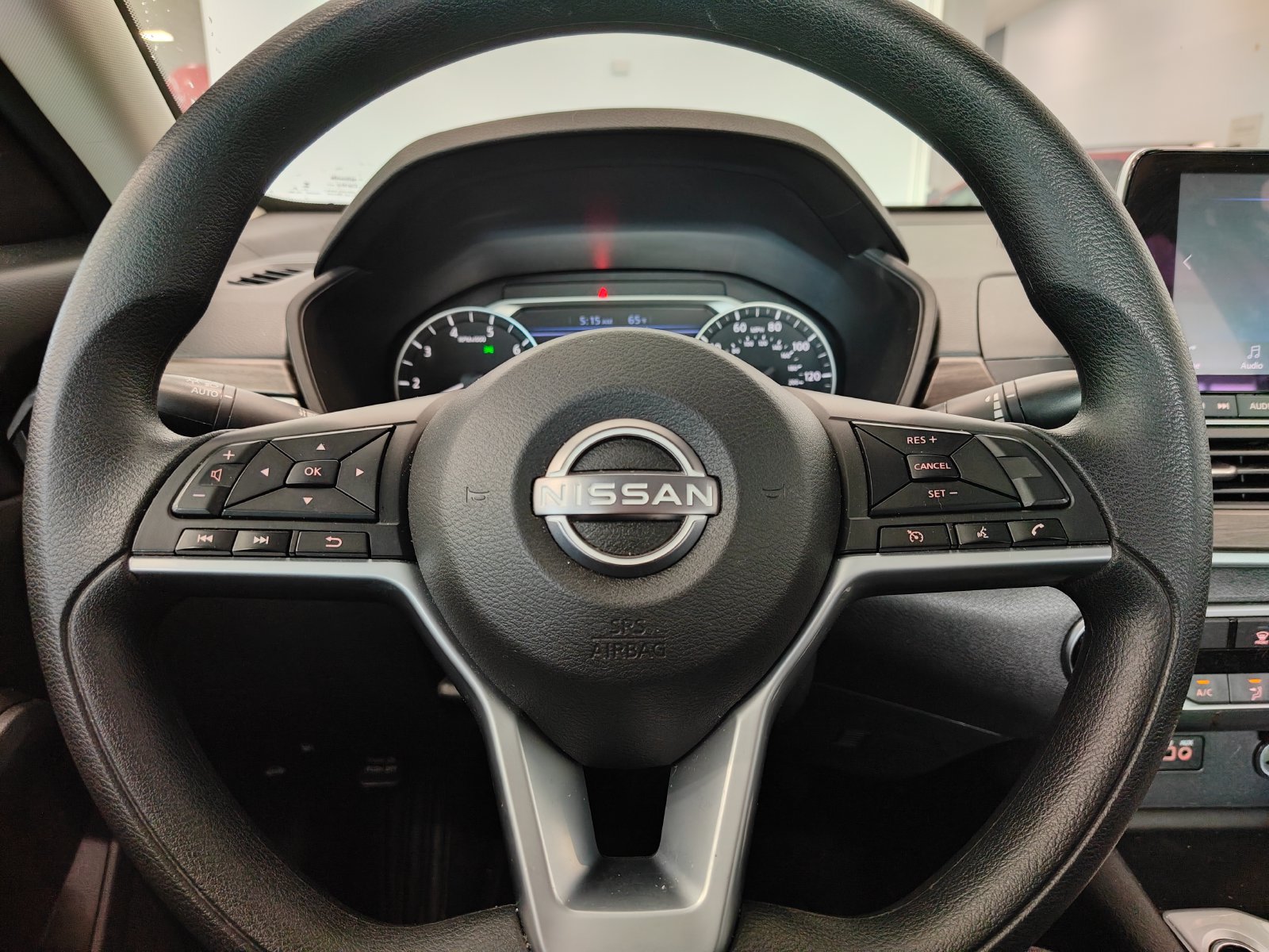 Used 2025 Nissan Altima 2.5 SV FWD image 16
