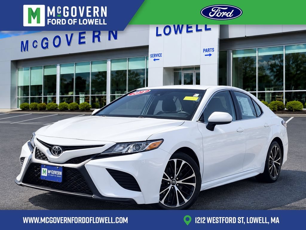 Used 2019 Toyota Camry SE w/ Carpet Mat Package