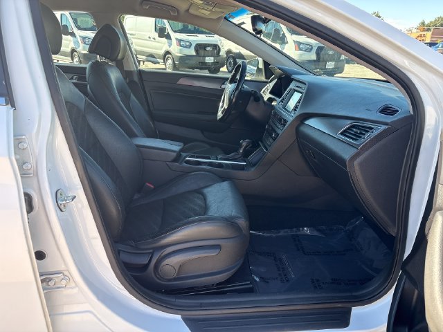 Used 2016 Hyundai Sonata Sport w/ Option Group 02 FWD image 11