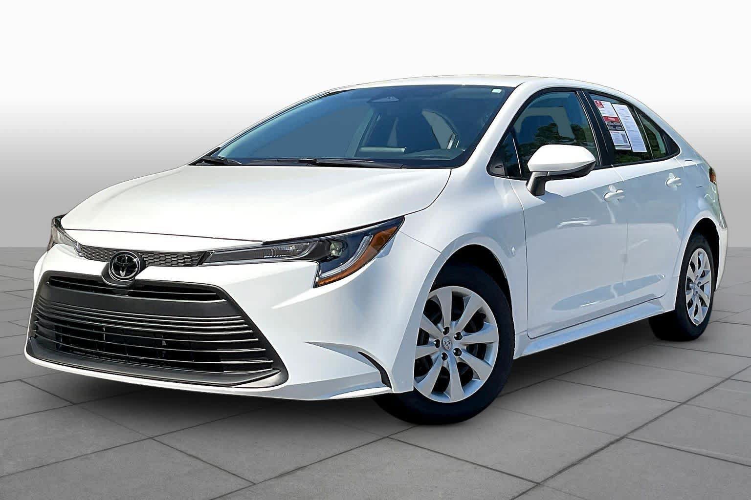 Used 2026 Toyota Corolla LE FWD image 1