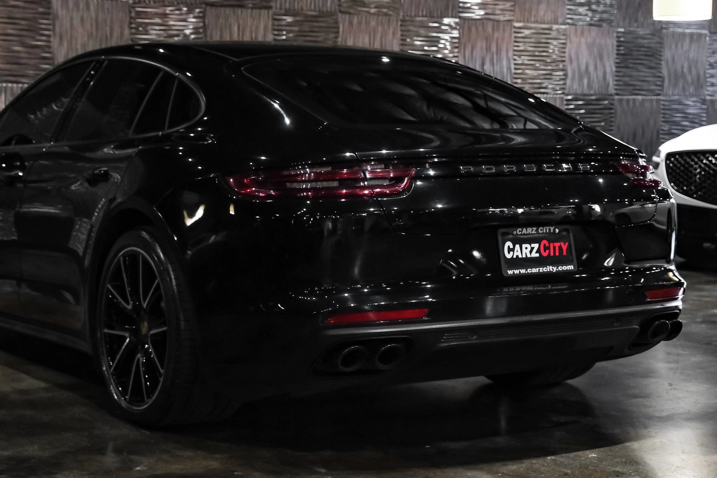 Used 2019 Porsche Panamera 4 AWD/4WD image 14
