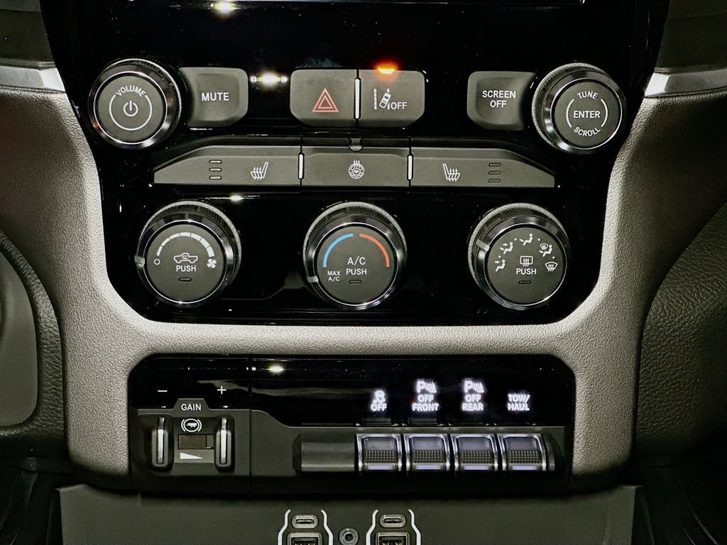 New 2026 RAM 1500 Big Horn w/ Night Edition AWD/4WD image 10