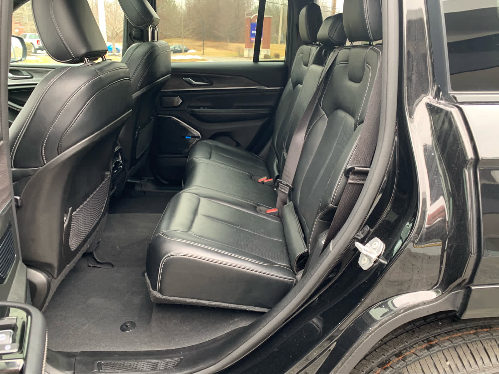 Used 2022 Jeep Grand Cherokee Overland image 47