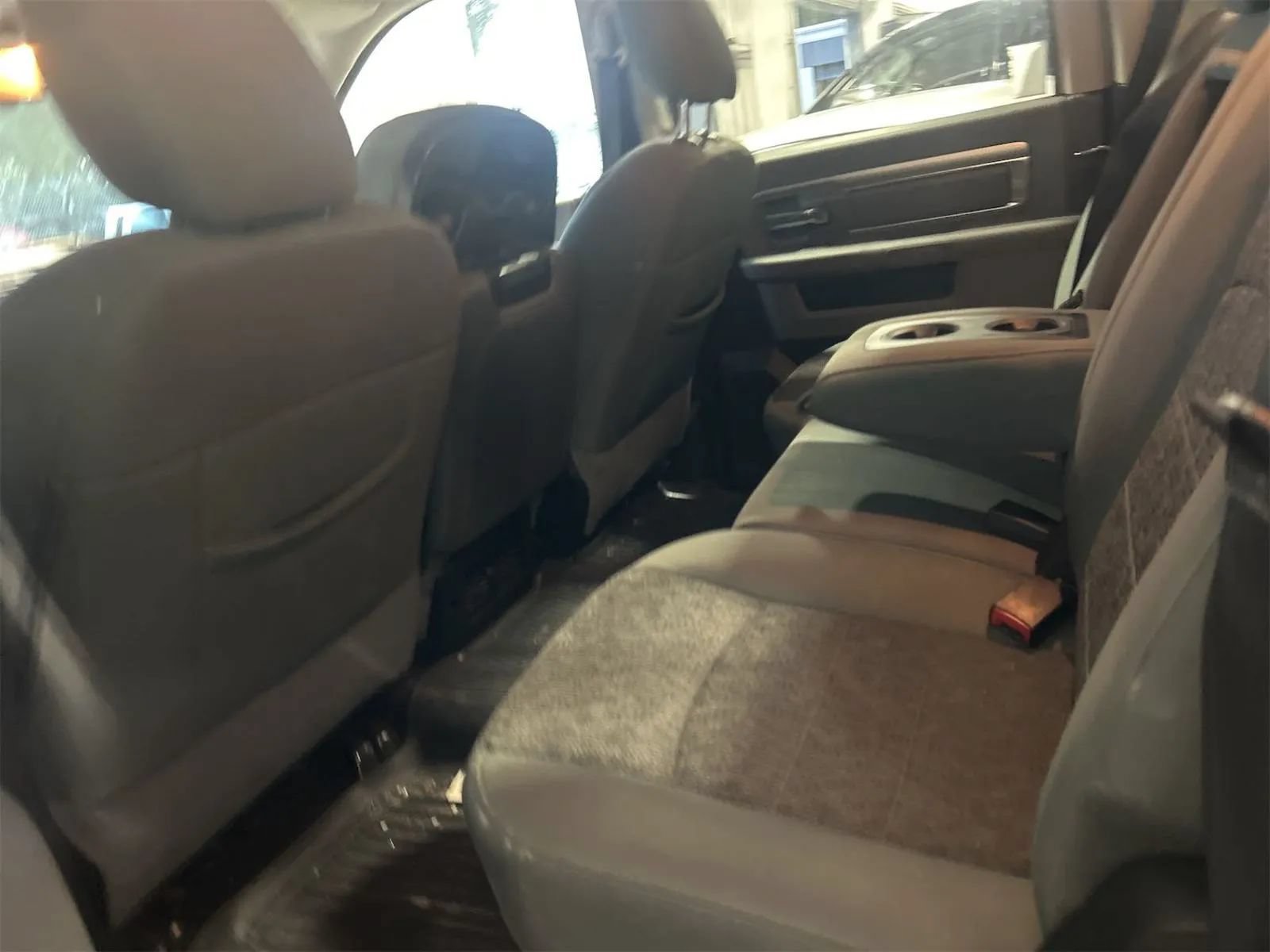Used 2018 RAM 1500 SLT RWD image 4