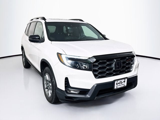 Used 2023 Honda Passport TrailSport image 3