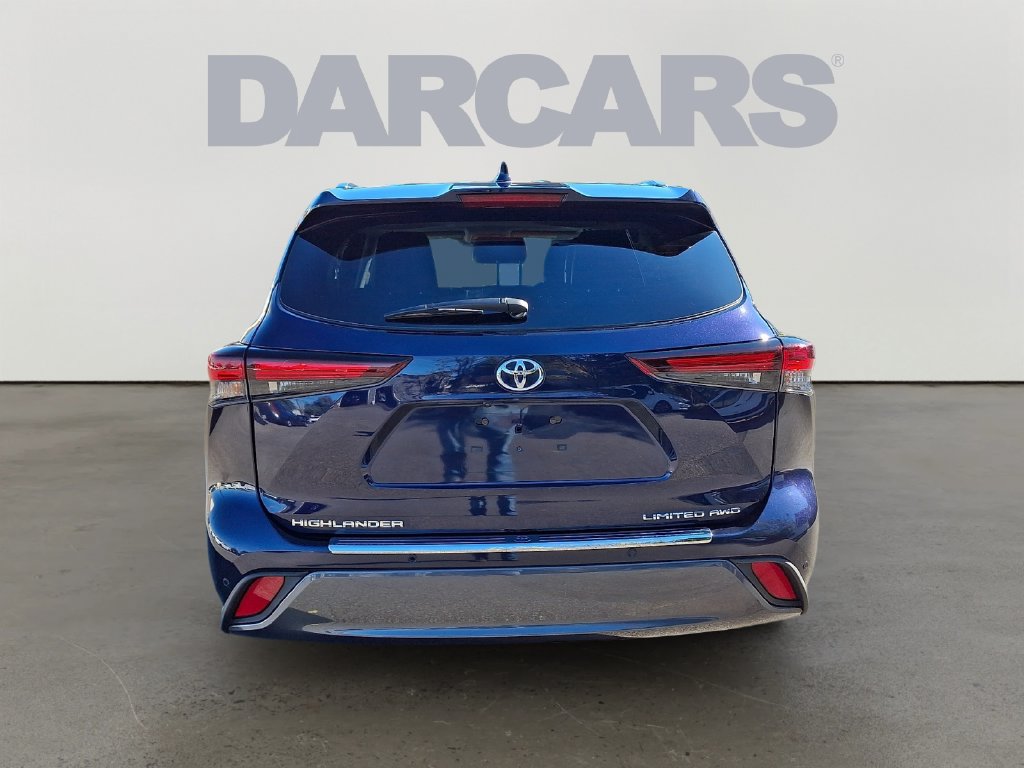Used 2024 Toyota Highlander Limited AWD/4WD image 5