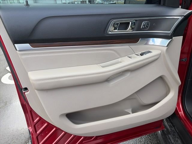 Used 2019 Ford Explorer Limited image 10